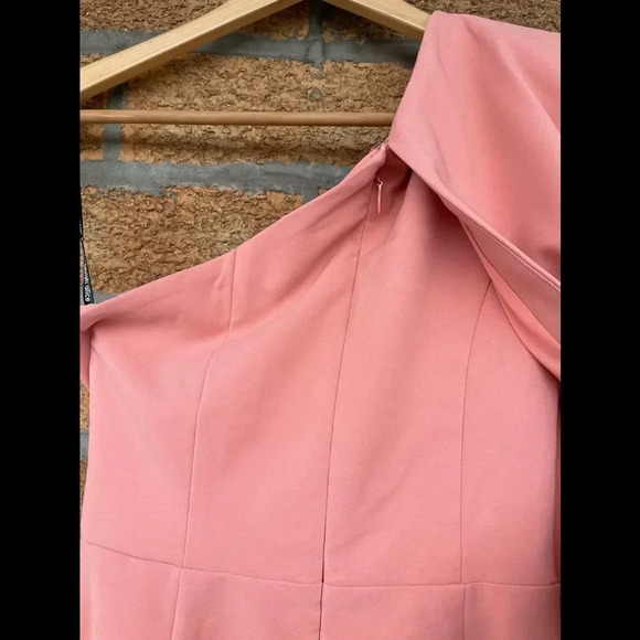 LAVISH ALICE One-shoulder Cape-detail Crepe Jumpsuit In Coral size 2 - Picture 8 of 13